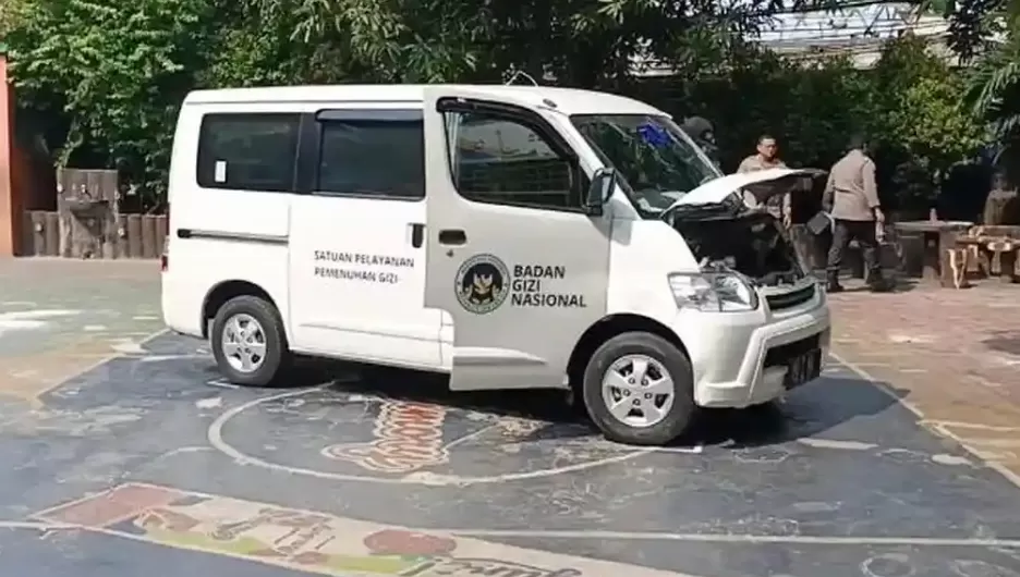 Kronologi Mobil MBG Tabrak Siswa dan Guru (puspita)