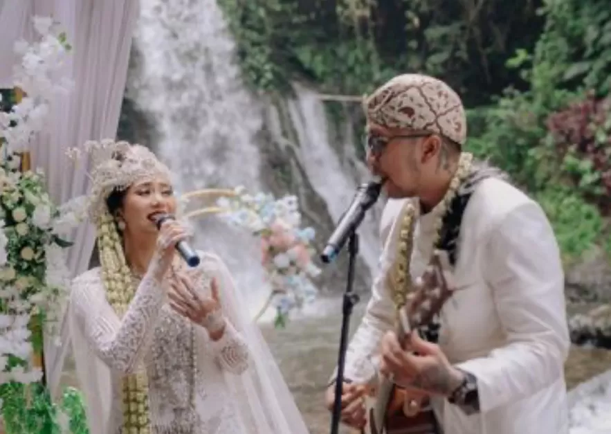 Kisah Raden Wikky dan Ajeng Kusuma Nikah di Curug (puspita )