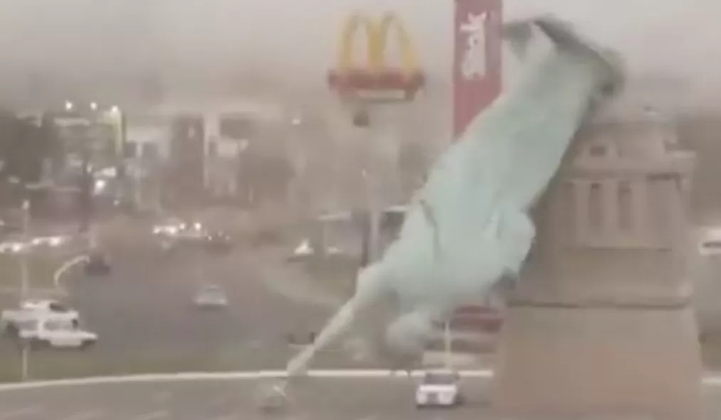 Patung Liberty Roboh (puspita)