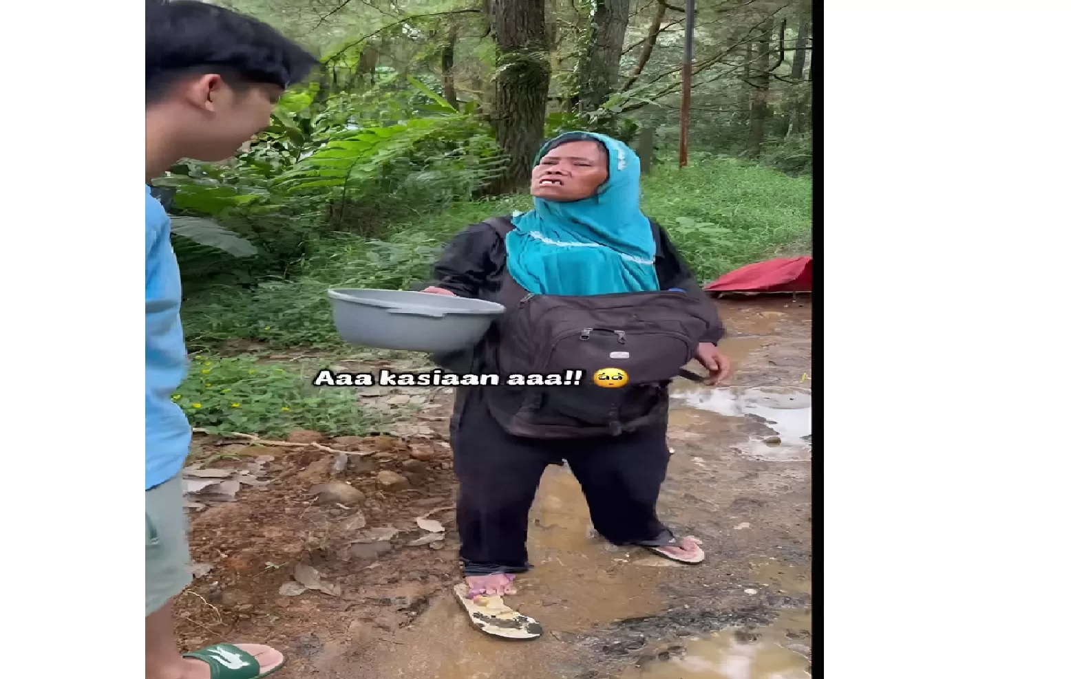 Viral Video of Mountain Salak's Beggar Watch Latest 2023 2