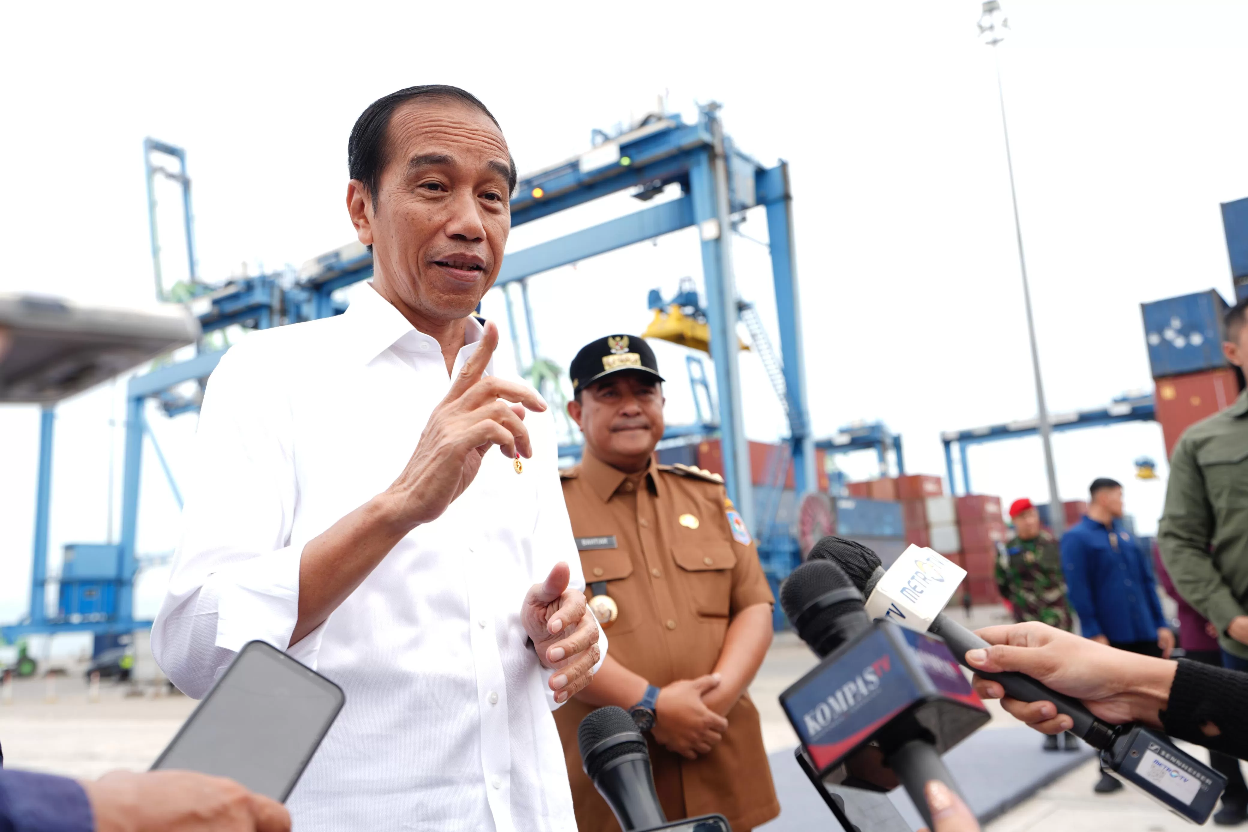 Presiden Jokowi Resmikan Makassar Newport, Pelabuhan Peti Kemas ...