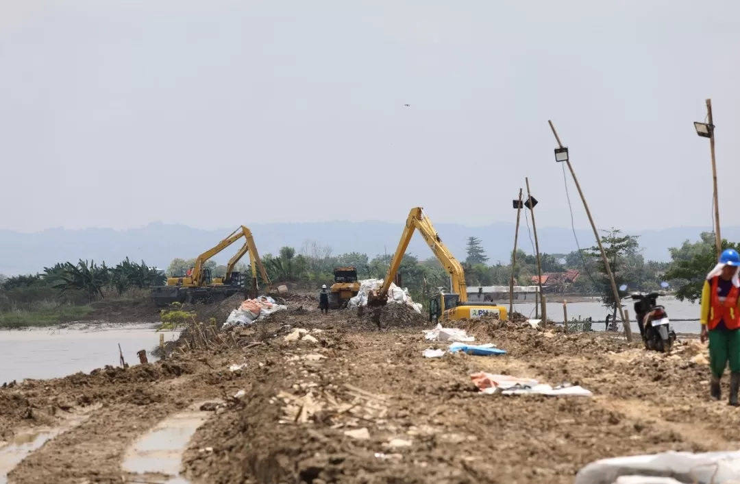 Perbaikan Tanggul Jebol Dan TMC Jadi Strategi Penanganan Banjir Demak ...