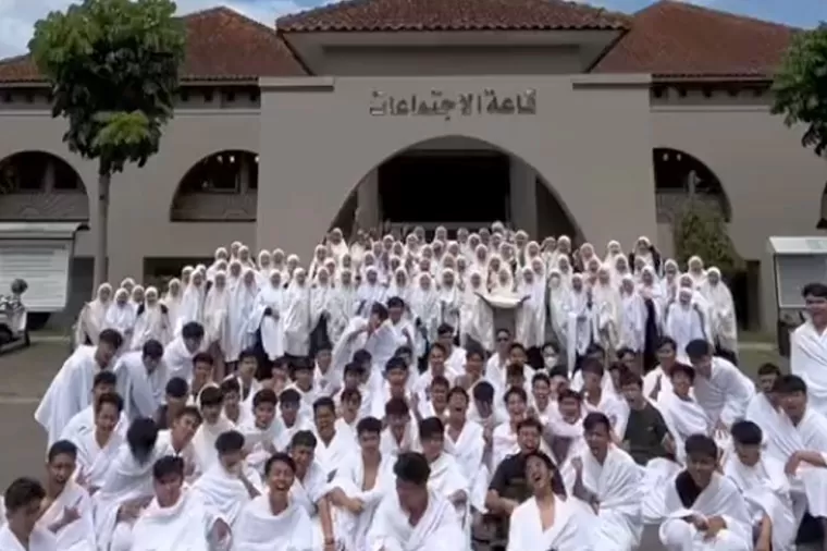 Viral Anak SMA 1 Angkatan Asal Garut Study Tour Ke Makkah Sekaligus ...