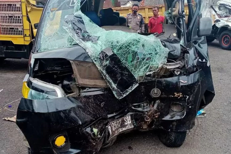 Korban Jiwa Akibat Kecelakaan Bus Di Tol Cikampek, 3 Orang Tewas ...