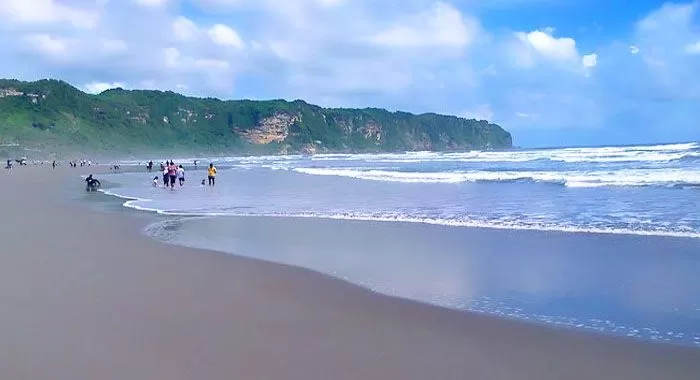 10 Aktivitas Seru yang Bisa Dilakukan di Pantai Parangtritis Jogja - Radar  Malioboro