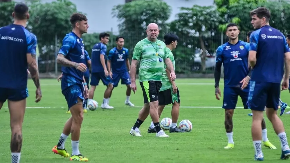 Persib Bandung Merasa Diuntungkan! Leg Pertama Championship Series Lawan  Bali United Tanpa Penonton - Jembrana Express