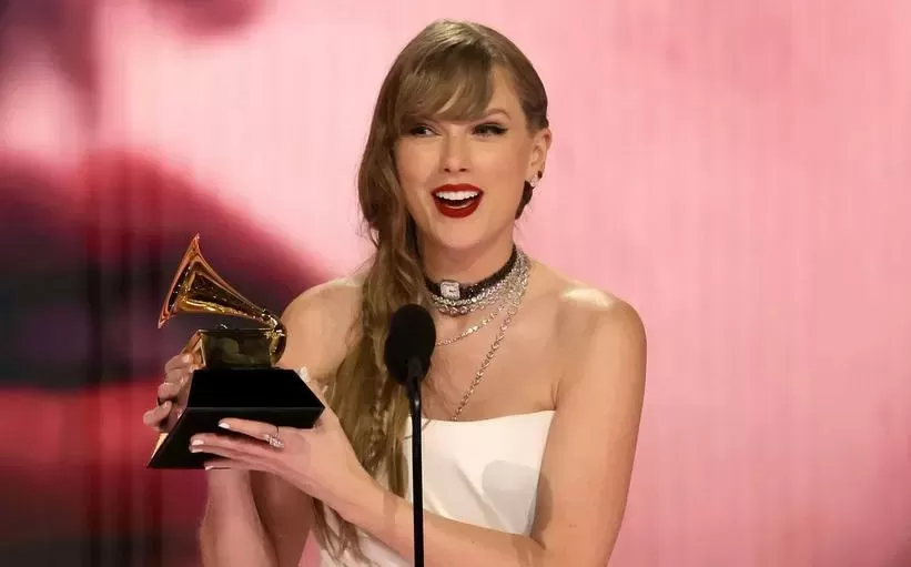 Taylor Swift Ukir Sejarah, Raih Piala Keempat Di Album Of The Year ...