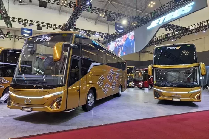 Adiputro Rilis Jetbus 5 Super Double Decker Sasis Baru Di GIIAS 2024 ...