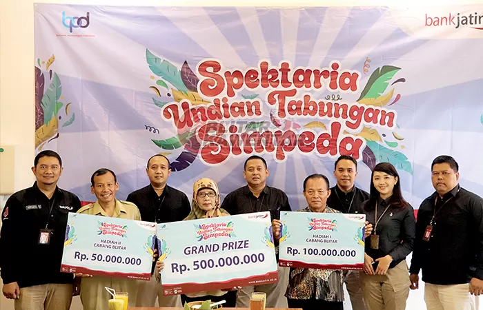 Spektaria Undian Tabungan Simpeda Bank Jatim Cabang Blitar,Nasabah