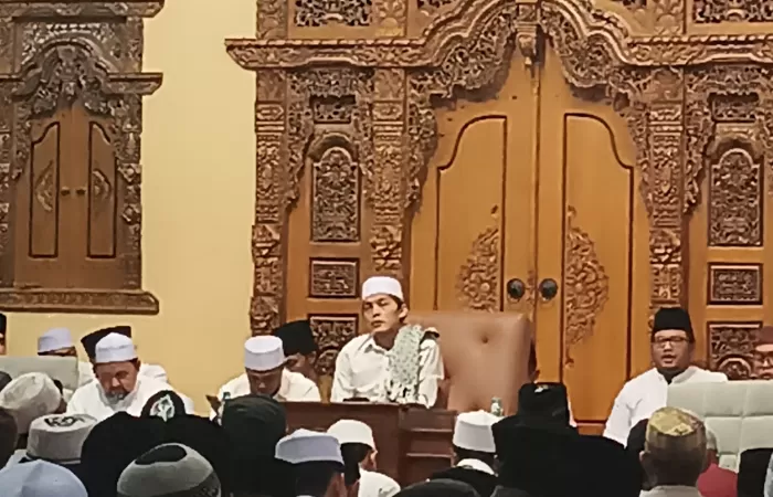 Fakta Menarik Gus Iqdam, Konsep Dakwah Unik Hingga Jamaah Muda Tertarik ...