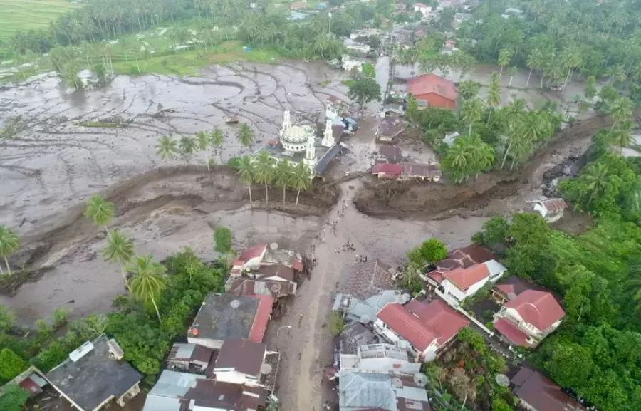 Update: Korban Banjir Bandang Agam Dan Tanahdatar 37 Orang, Pencarian ...