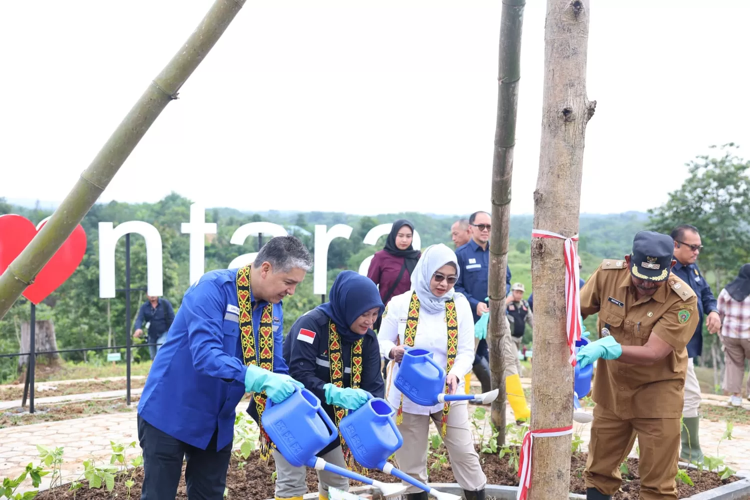 Wakil Kepala SKK Migas, Shinta Damayanti menyampaikan, kegiatan ini merupakanbagian dari komitmen Industri Hulu Migas untuk melakukan penanaman pohon 1,6  Juta pohon di tahun 2024 dengan CO2 reduction