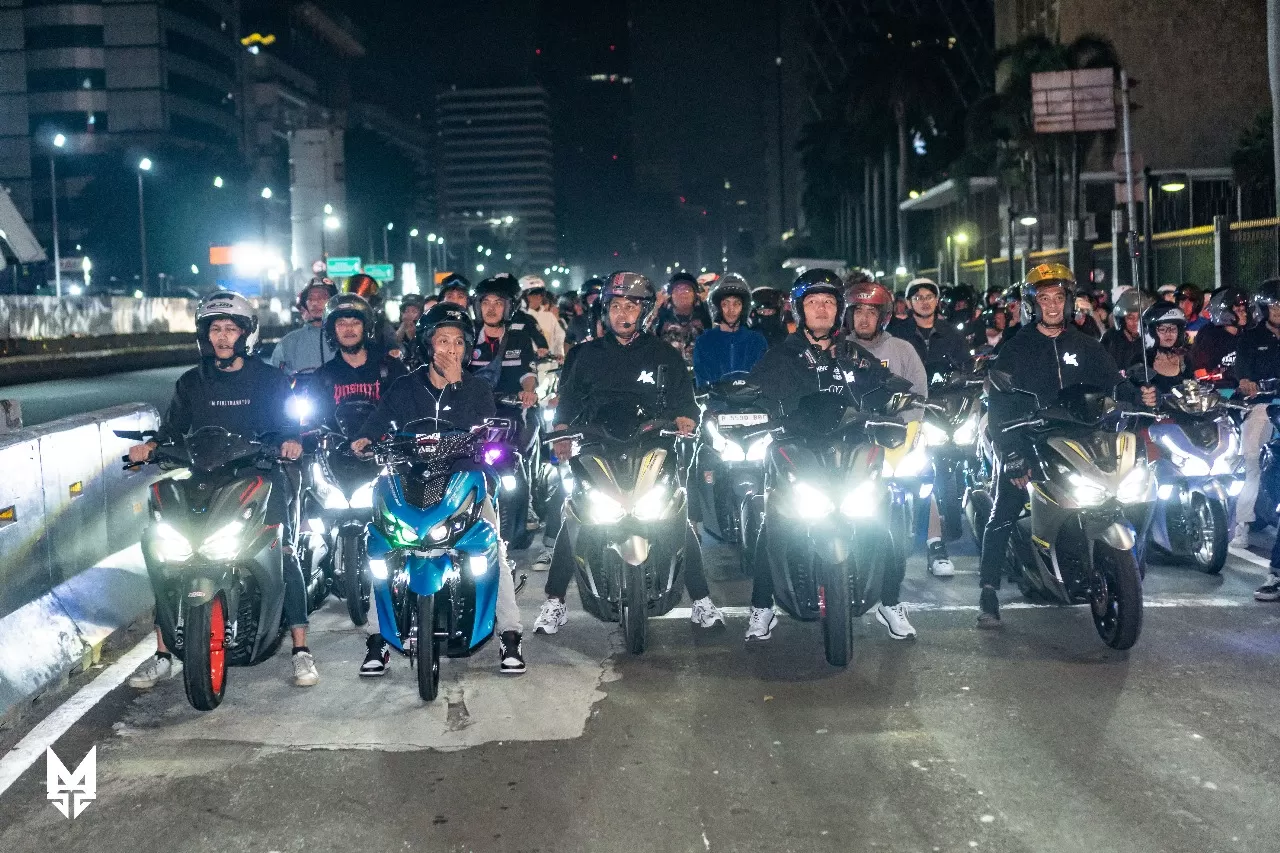 Para biker AEROX lintas generasi kembali memadati jalanan ibu kota dalam acara Gathering Team AEROX (GTA) yang berlangsung pada Sabtu (8/3) di Thamrin 10, Jakarta Pusat.