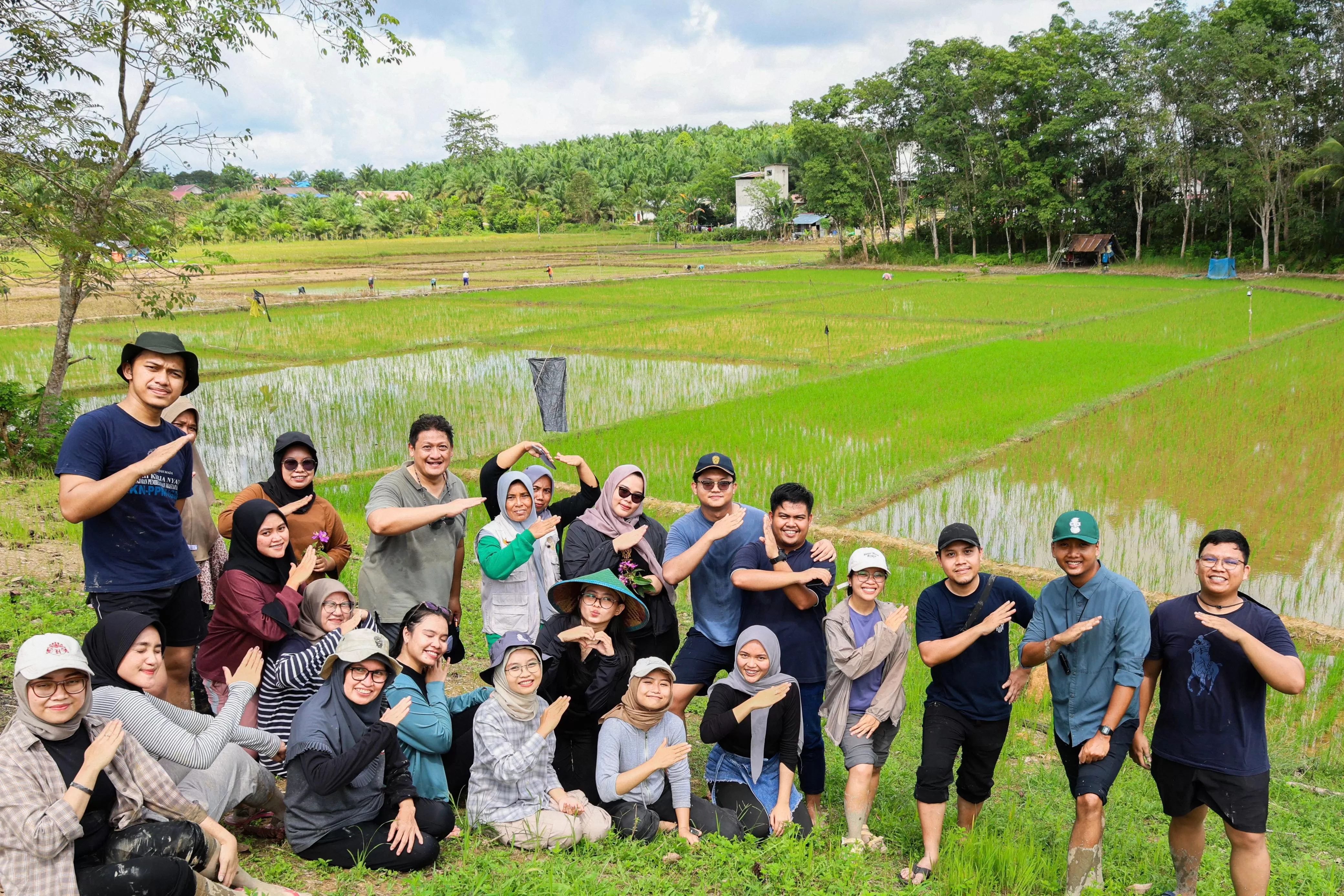 Komunitas Healing di IKN mengenal praktik pertanian di Desa Bukit Raya, Kecamatan Sepaku. Lokasi ini berada Zona Pertanian dalam Rencana Detail Tata Ruang (RDTR) IKN 