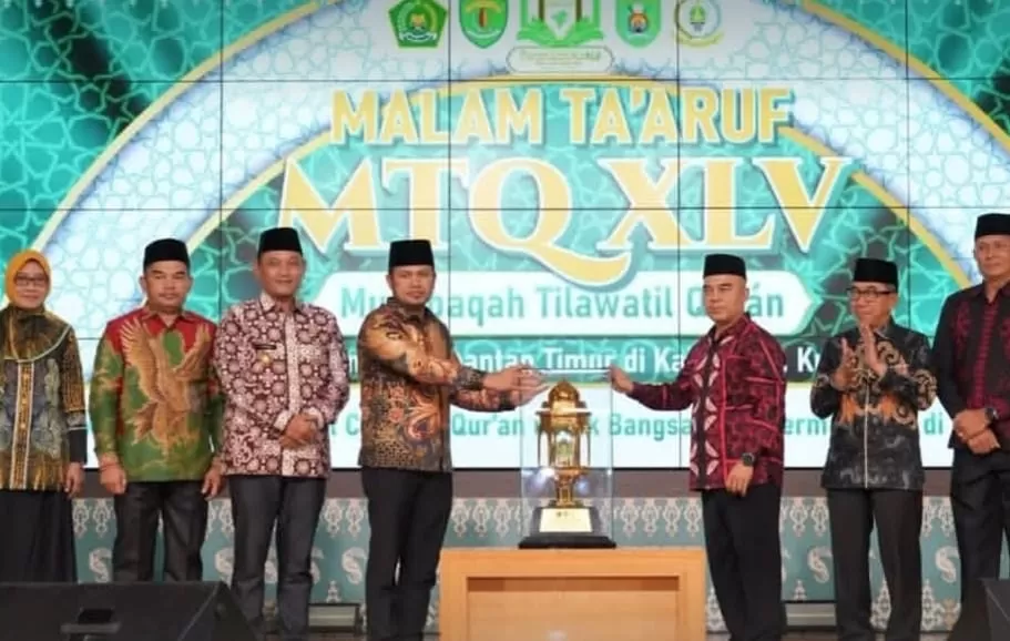 Gubernur Kaltim Rudy Mas&rsquo;ud membuka MTQ ke-45 tingkat provinsi di Kutai Timur, Sabtu malam (12/7/2025)