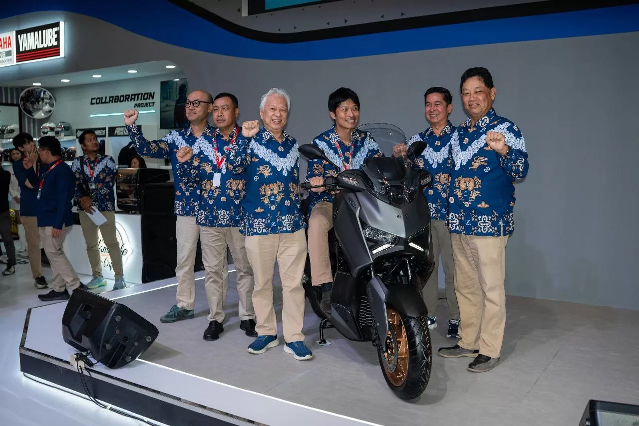 Varian anyar dari XMAX Connected TechMAX yang merupakan flagship model tertinggi di jajaran skutik MAXI Yamaha di Indonesia Motorcycle Show (IMOS) 2025