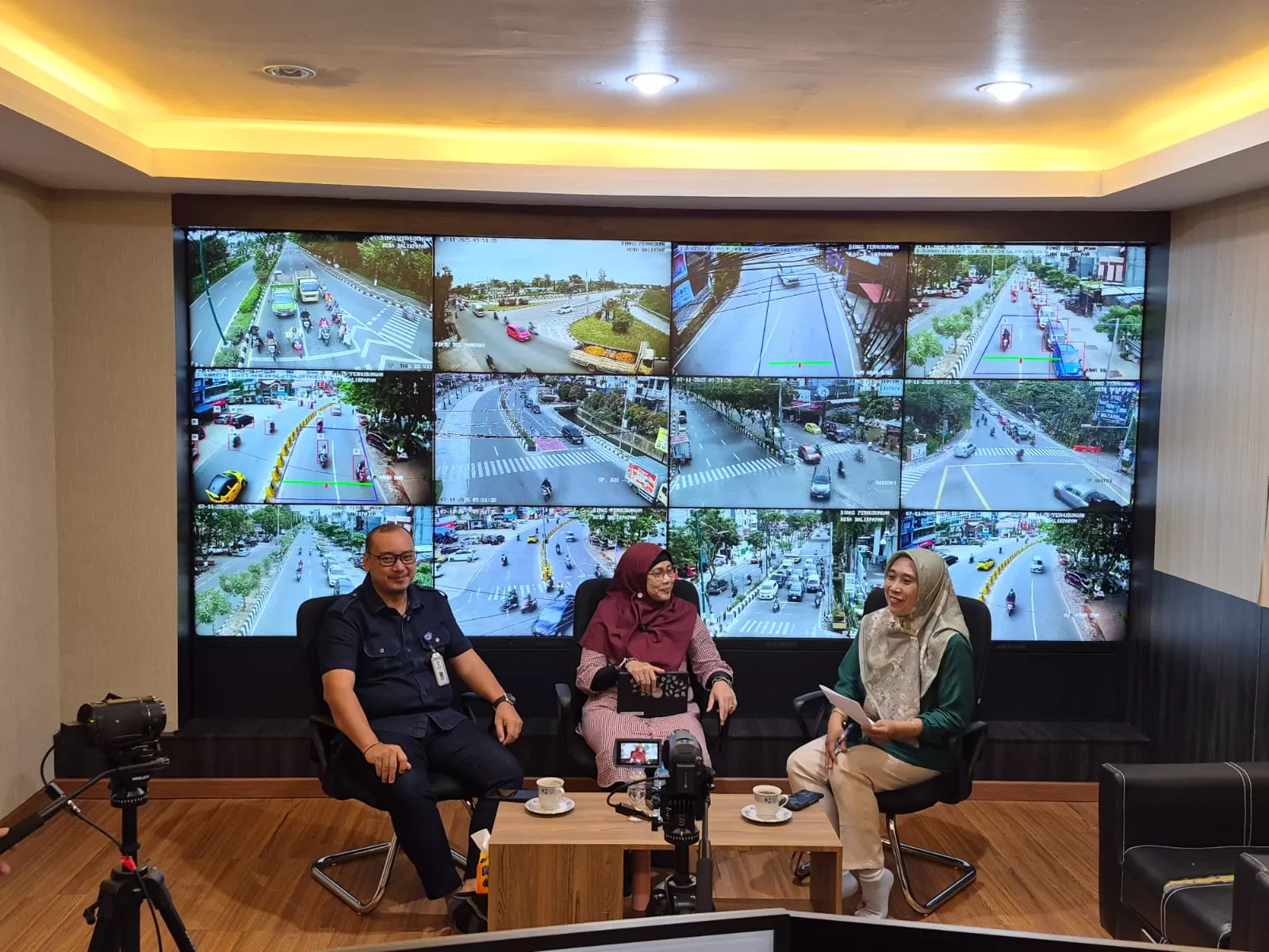 Kepala UPTD Pengelolaan Parkir, Bastian Zarkasyi, saat talkshow bersama KPFM 