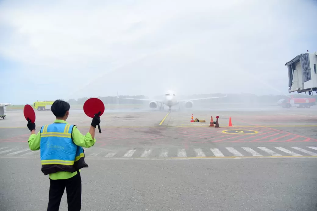 Aktivitas penerbangan di Bandara SAMS Sepinggan meningkat jelang akhir tahun. Lonjakan tarif tiket turut memengaruhi inflasi di Balikpapan.