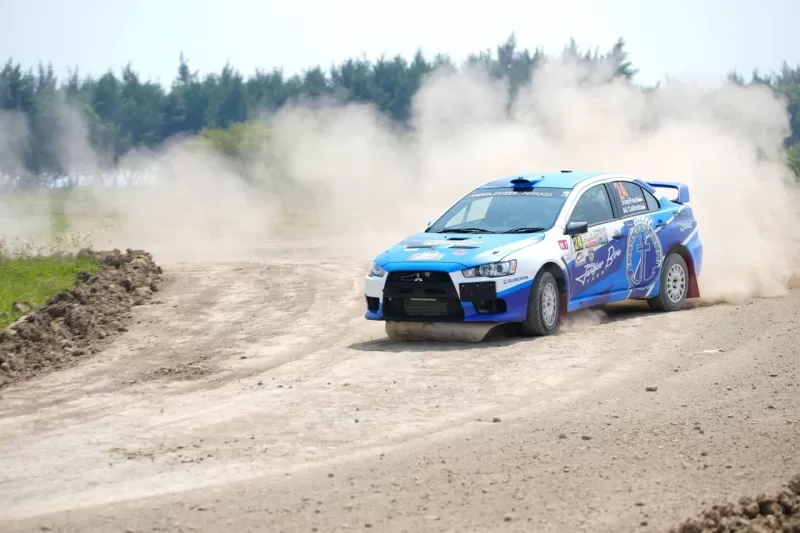 Aksi pereli Jangkar Biru Volcano Cellindo Racing Team di Putaran 3 Kejurnas Sprint Rally 2025