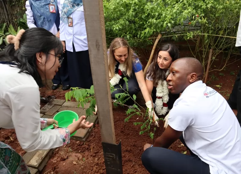 Formula E Jakarta lakukan tanam pohon