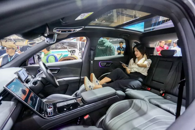 Interior lega dari LEPAS L8