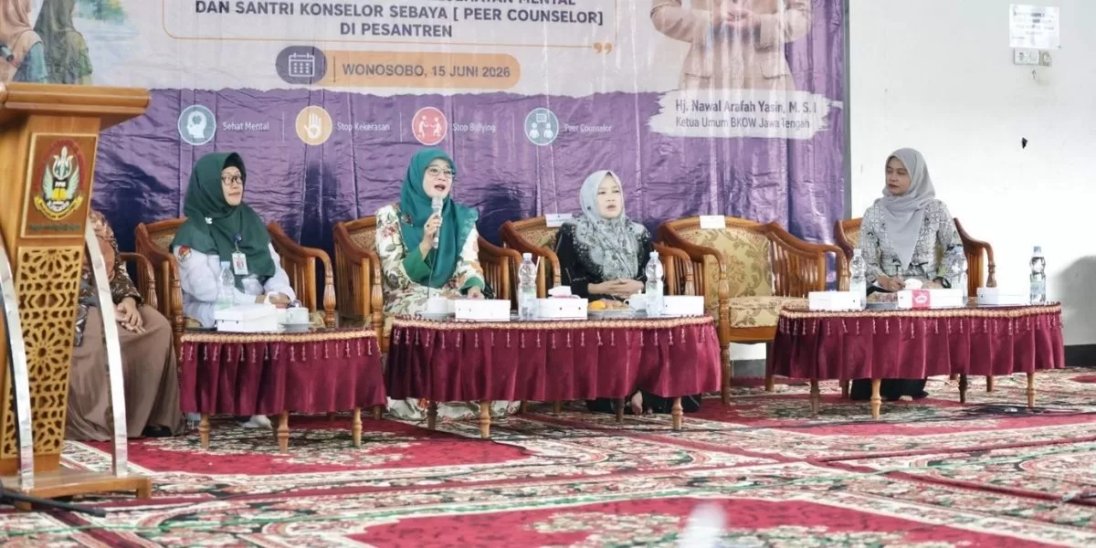 Ketua Badan Kerja Sama Organisasi Wanita (BKOW) Provinsi Jawa Tengah, Nawal Arafah Yasin, saat menjadi narasumber kegiatan Pesantren Ramah Perempuan dan Anak (Penak) di Wonosobo Jateng (jatengprov.go.id)