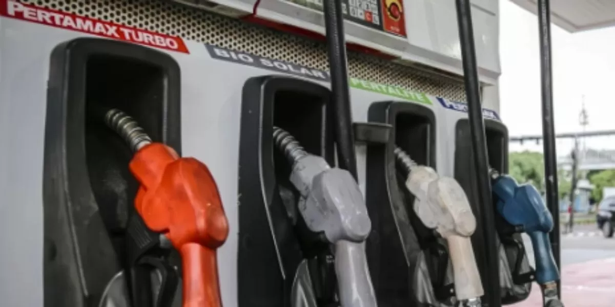 Menyoroti wacana peluncuran BBM jenis B50 pada 1 Juli 2026 yang pernah dibayangi hasil minor saat uji coba ESDM pada tahun 2025. (Dok. Pertamina)