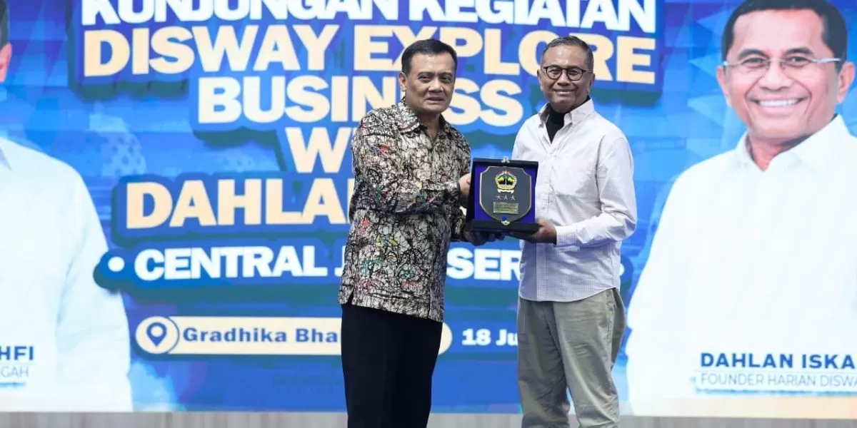 Para pengusaha yang tergabung dalam kegiatan Disway Explore Business with Dahlan Iskan Central Java Series itu, dijamu Gubernur Jawa Tengah Ahmad Luthfi, di Grhadika Bhakti Praja Semarang (jatengprov.go.id)