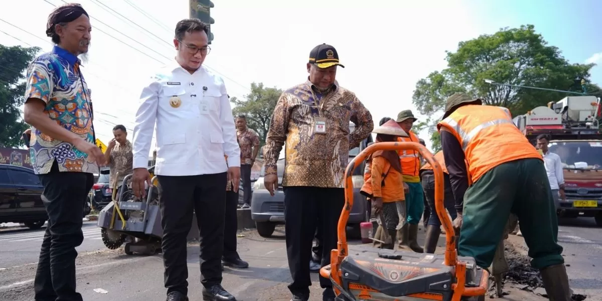 Pemprov Jateng Siapkan Perbaikan Jalan Sukowati dan Galeh-Ngrampal Sragen (jatengprov.go.id)