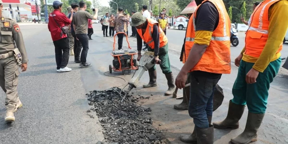 Jalan Rusak Menahun di Sragen Segera Mulus, Pemprov Jateng Tambah Anggaran (jatengprov.go.id)