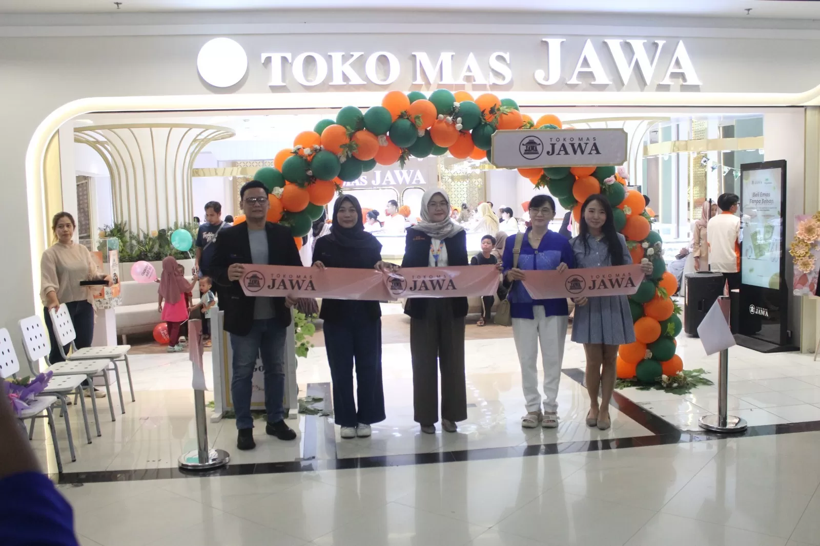 Toko Mas Jawa dan Samsung Store Hadir dengan Wajah Baru di NEO Solo Grand Mall (kliksolonews/dok Neo SGM)