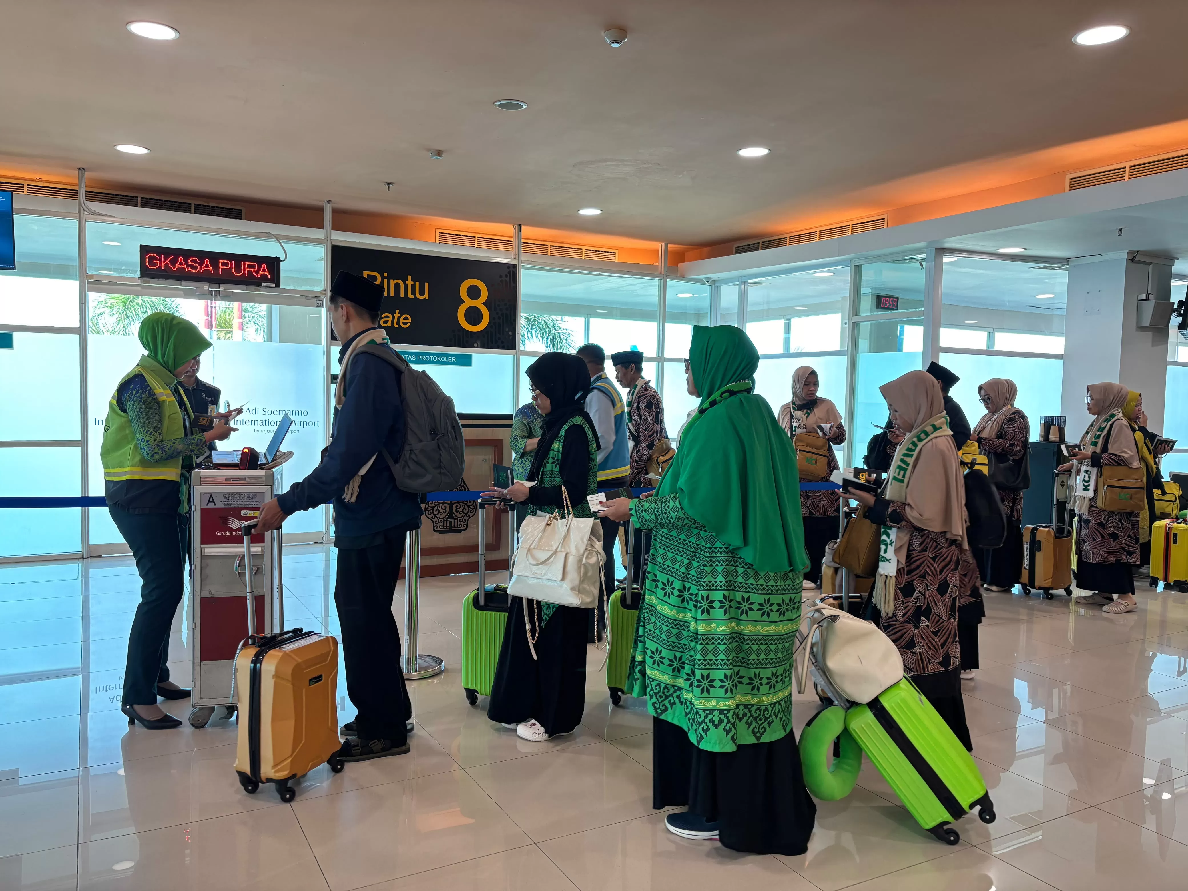 Bandara Adi Soemarmo Kembali Layani Penerbangan Umrah Langsung Solo Madinah. (kliksolonews/dok)