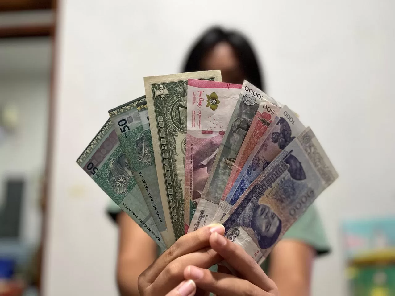 Sentuh Rp17.738 per Dolar AS, Pasar Waspadai Sentimen Global. (kliksolonews/dok Adhirajasa)