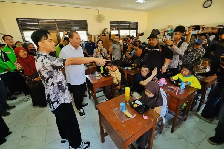 Gibran Pastikan Tata Kelola MBG dan Koperasi Merah Putih Diperbaiki, Fokus Tepat Sasaran dan Bebas Korupsi. (kliksolonews/dok)