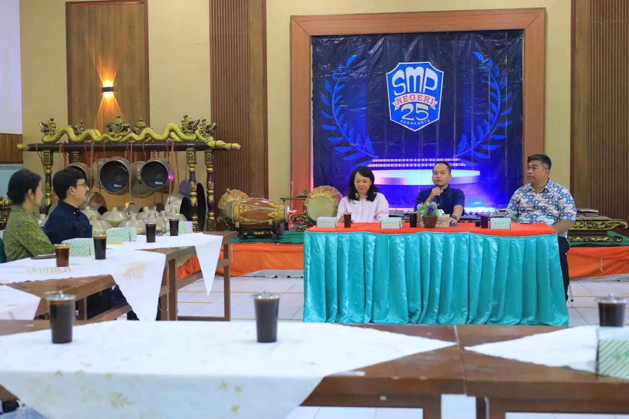 Wali Kota Respati Ardi Gandeng YPKBI Rancang SMP Kelas Program Khusus Gunakan Kurikulum Internasional. (KlikSoloNews/dok Pemkot Surakarta)
