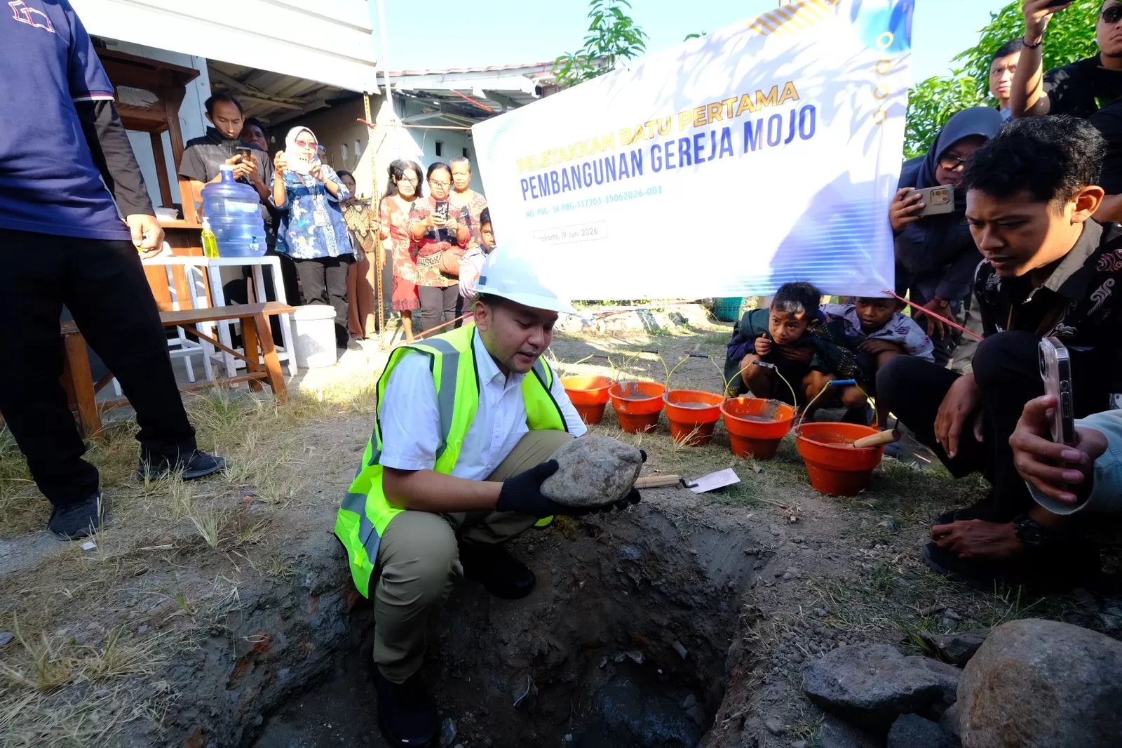 Pembangunan Gereja di Mojo Solo Resmi Dimulai, Respati Tegaskan Tak Ada Alasan Menolak Jika Syarat Lengkap. (kliksolonews/dok Pemkot Surakarta)
