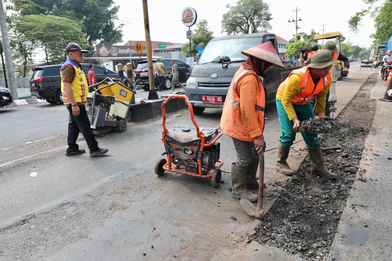 Rp38,2 Miliar Digelontorkan, Jalan Rusak Menahun di Sragen Ditarget Mulus Tahun Ini. (kliksolonews/dok Pemprov Jateng)