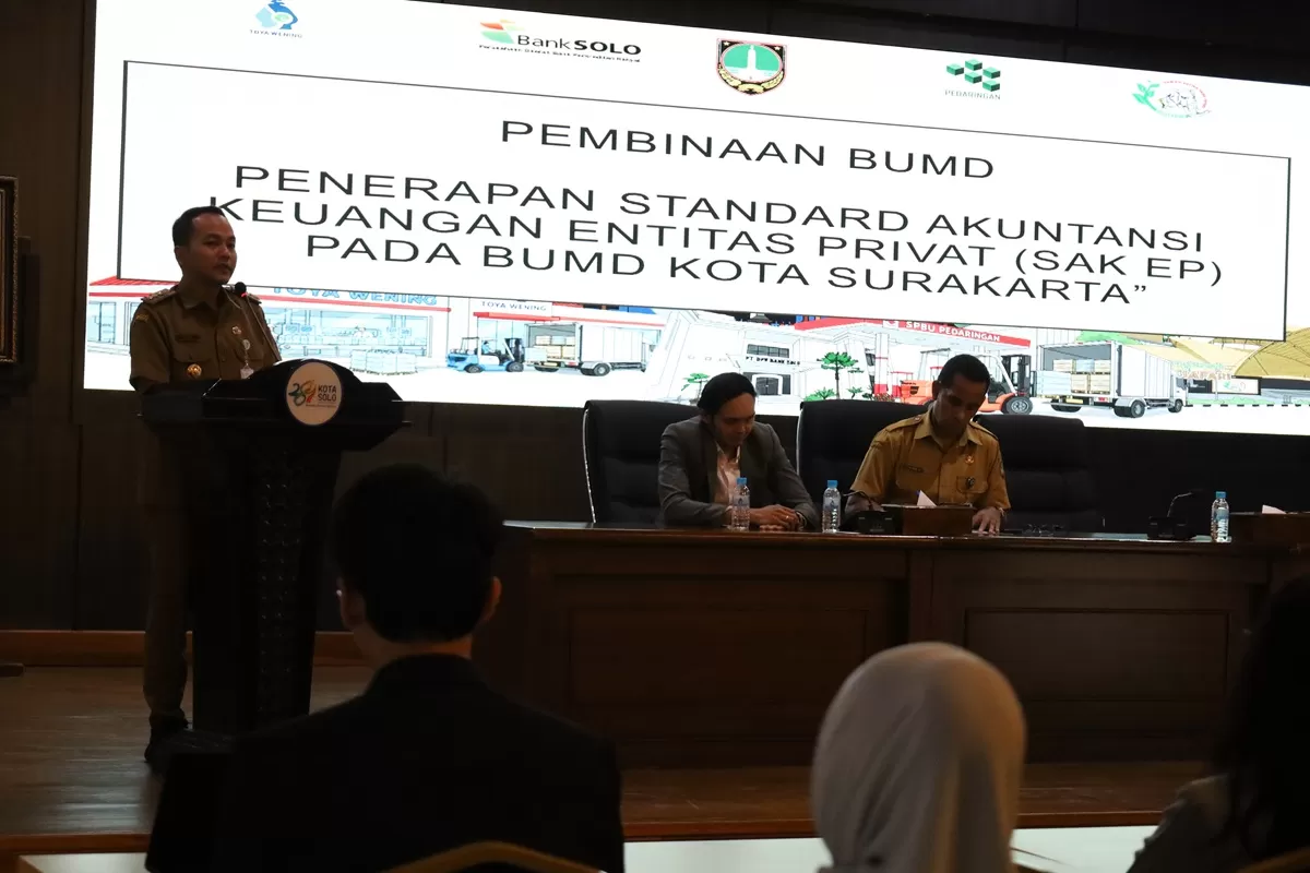 Respati Ardi Dorong BUMD Kota Surakarta Terapkan SAK EP untuk Perkuat Laporan Keuangan. (kliksolonews/dok Pemkot Surakarta)