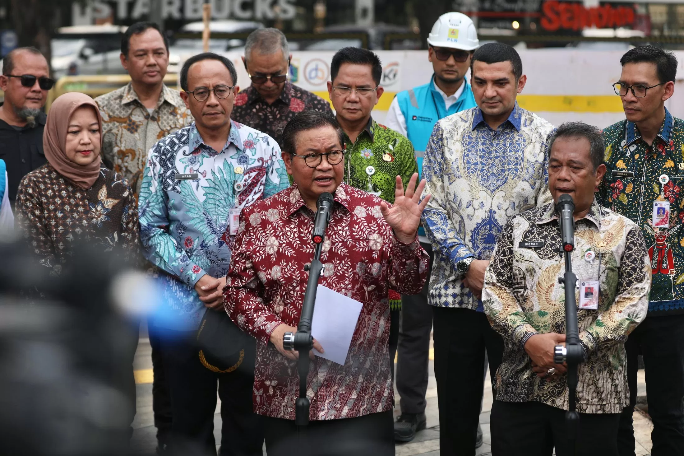 Gubernur DKI Jakarta Pramono Anung saat meninjau pembangunan SJUT di kawasan Tebet, Jakarta Selatan, Kamis (10/9) (Pemprov DKI Jakarta)
