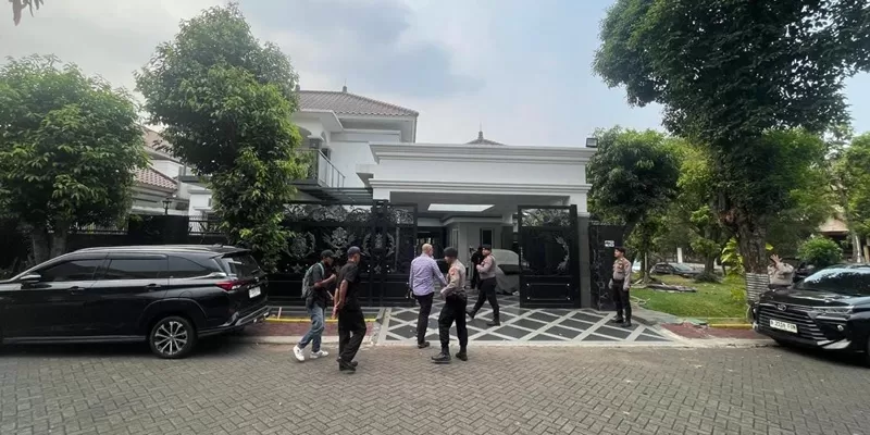 Rumah Anggota Polri, Ipda Yayat Sudrajat di Cibubur digeledah KPK. (Dokumentasi KPK)
