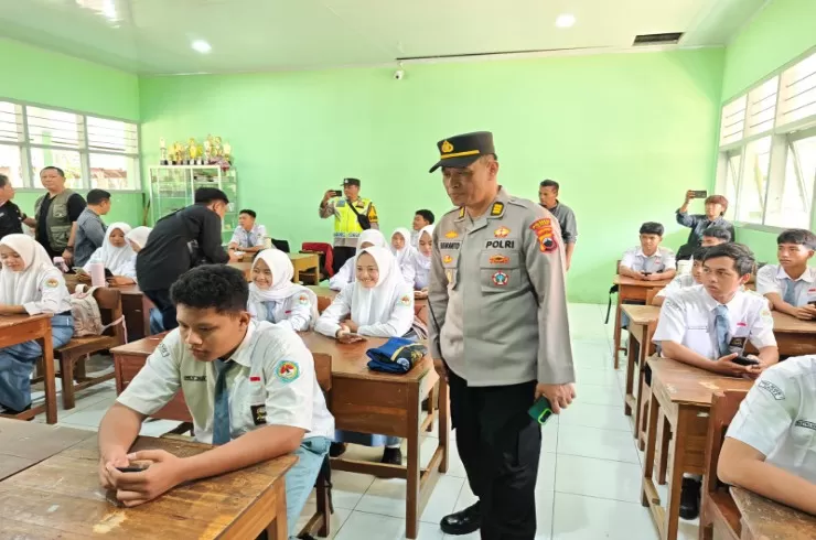 Polresta Cilacap Sosialisasikan Paham AI kepada Pelajar SMA Negeri 1 Kroya (Humas Polresta Cilacap)