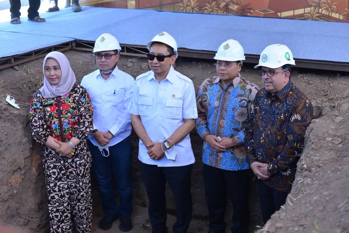 Menteri Kebudayaan Fadli Zon saat groundbreaking Museum Majapahit yang dilaksanakan pada Minggu (13/9). (PT PP)