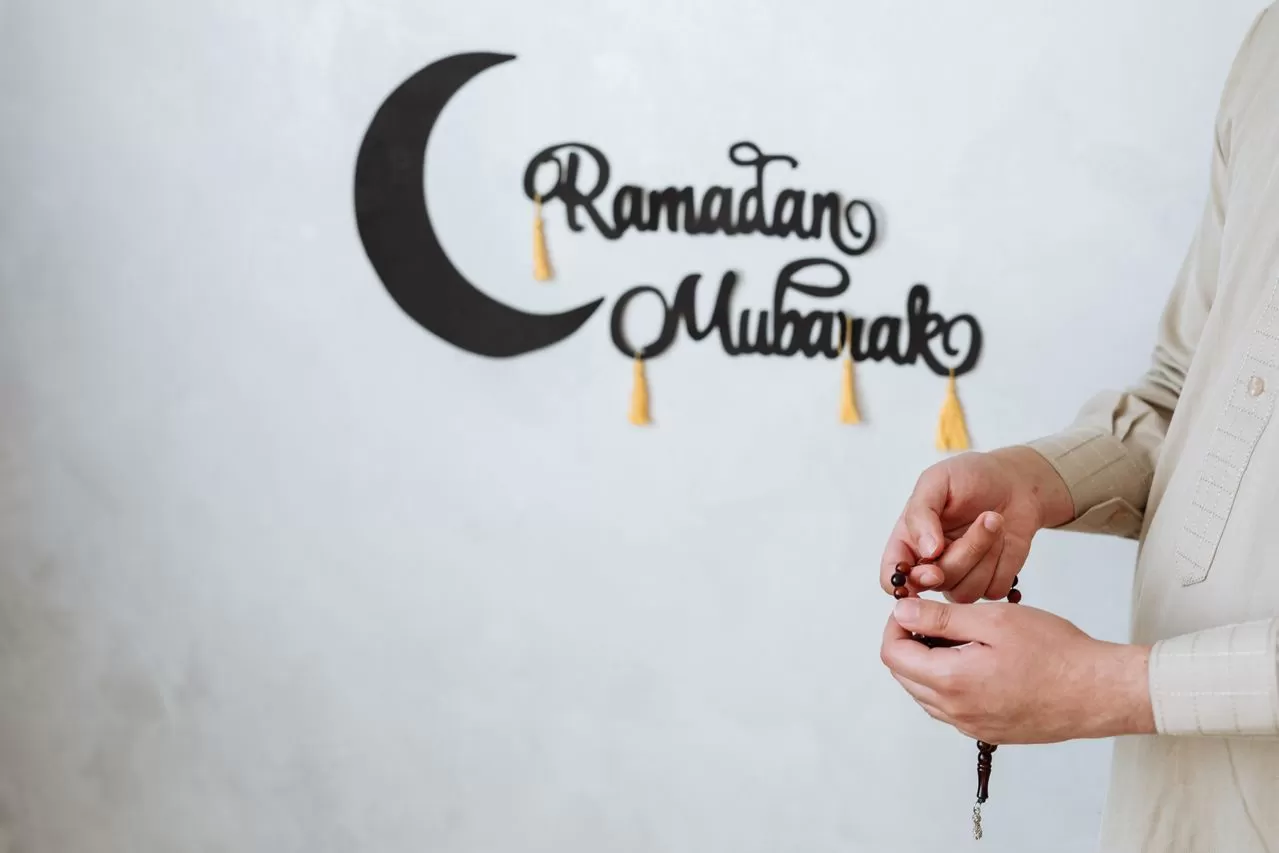 Ramadan Mubarak (PEXELS/ALEX SAHARCHUK)