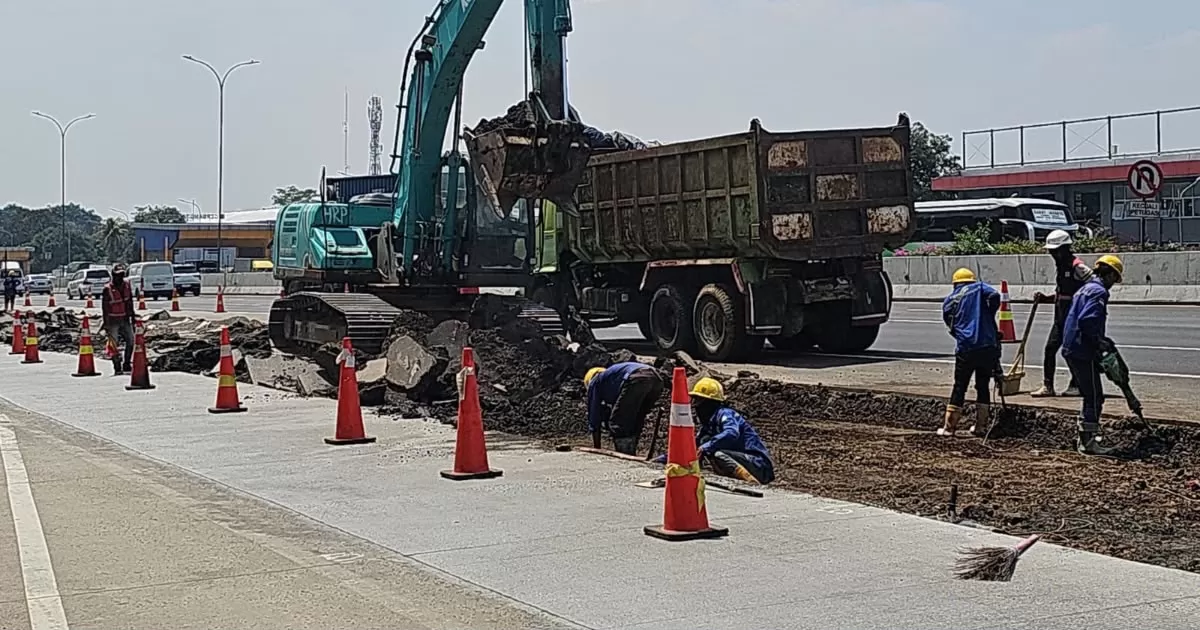 Proyek perbaikan jalan tol (PT Jasamarga Tollroad Maintenance)