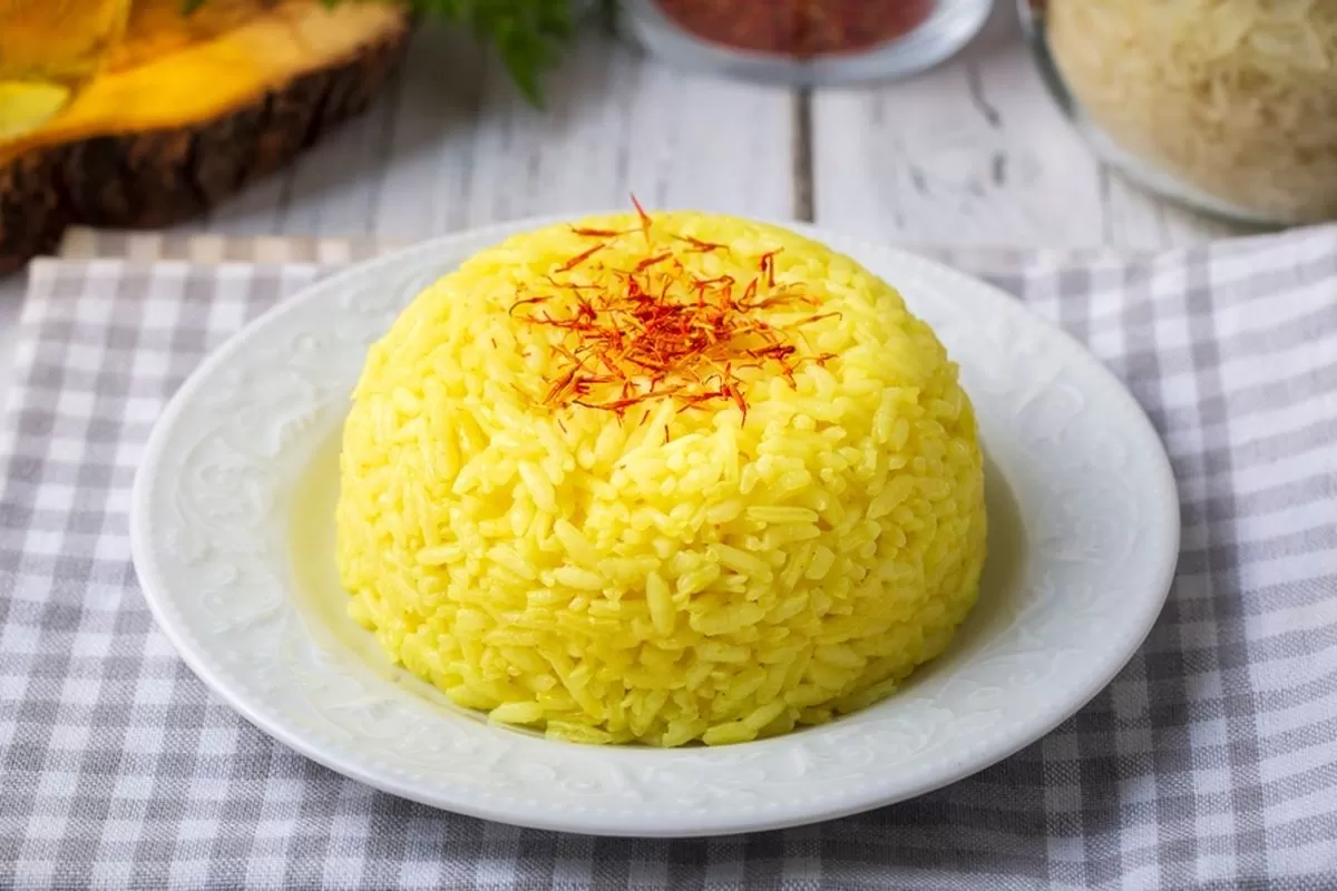 Resep Nasi Kuning Gurih dan Pulen, Cocok untuk Sarapan hingga Sajian Acara Keluarga (ilustrasi)