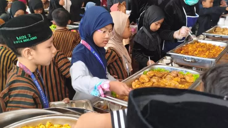 Lebih dari 60 Dapur Uji Coba MBG Prasmanan, BGN Harap Sisa Makanan Berkurang (ilustrasi/Beritaonline.co )
