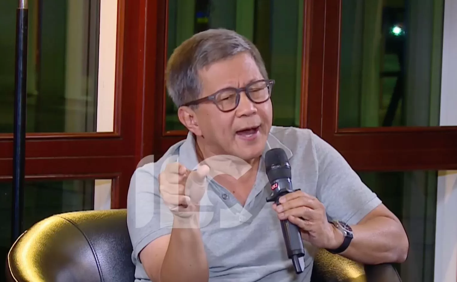 Rocky Gerung saat menyampaikan pandangannya mengenai polemik ijazah Gibran dalam tayangan kanal YouTube Indonesia Lawyers Club, Jumat (9/10/2026)