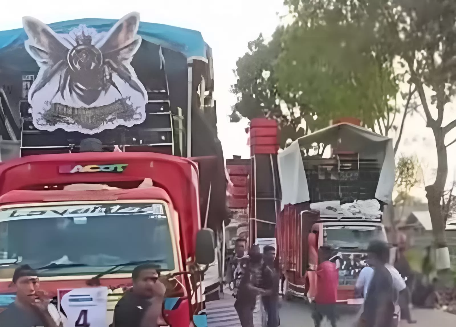 Ilustrasi sound horeg dalam sebuah acara karnaval. Kematian seorang pria di Jember saat menonton hiburan tersebut menjadi perbincangan (Ig/@riskysuciawan)