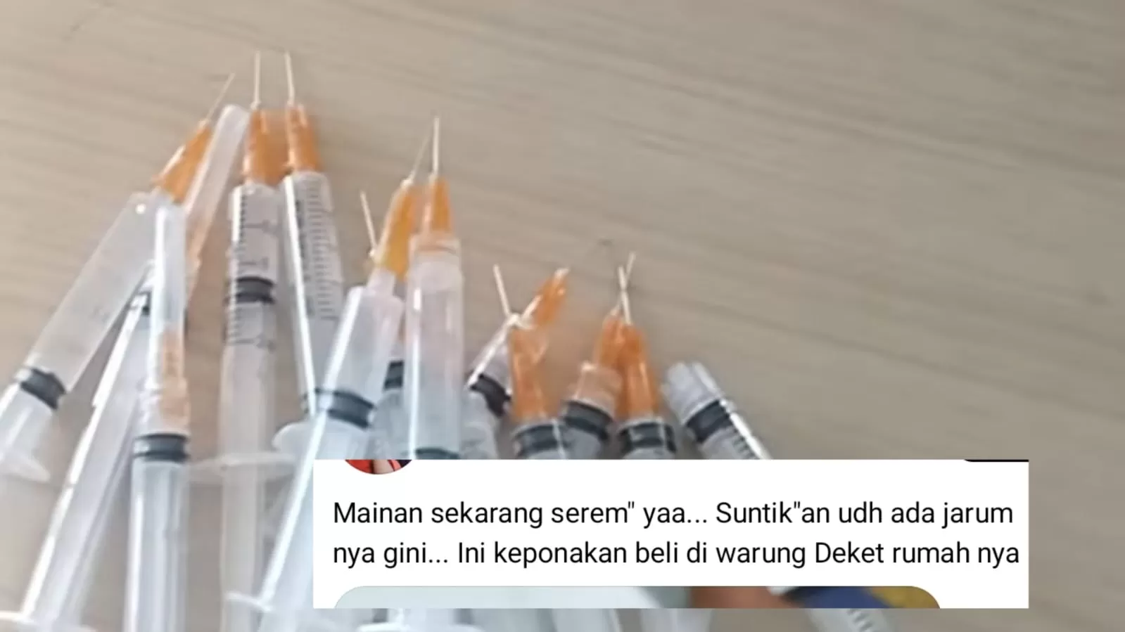 Viral mainan anak-anak berupa suntikan dengan jarum yang tengah marak. (Threads/arigalangsa-dhantii_r97)