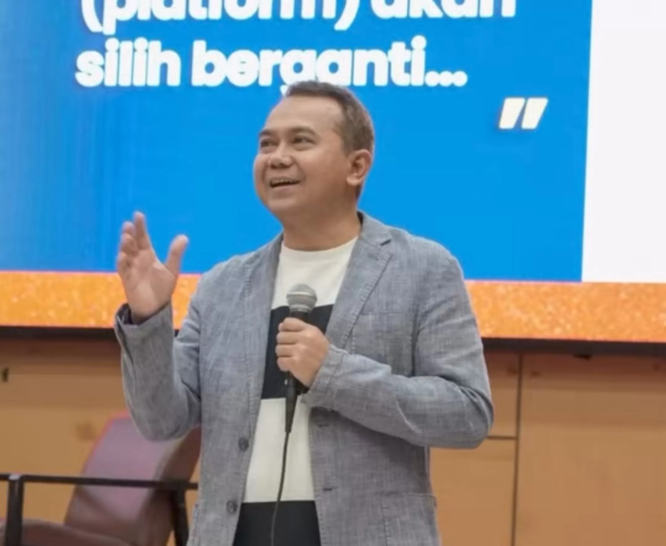 CEO Promedia Group sekaligus pengamat kebijakan publik, Agus Sulistriyono. (Screenshot Instagram)